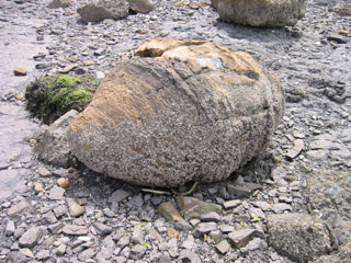 岩